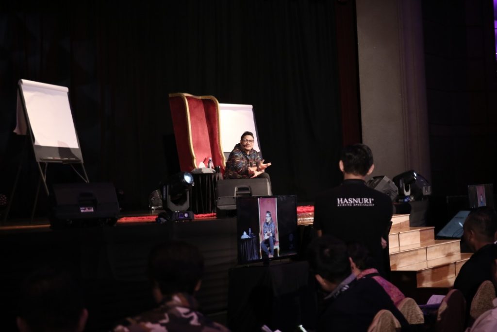 MenThor, Datuk Wira Dr. Azizan Osman