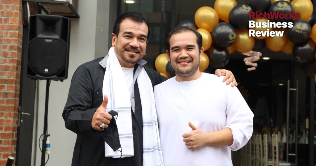 Datuk K Zahir Penghargaan, Datuk Wira Dr Azizan Transform Anaknya Lebih Berjaya Bisnes & Perubahan Diri