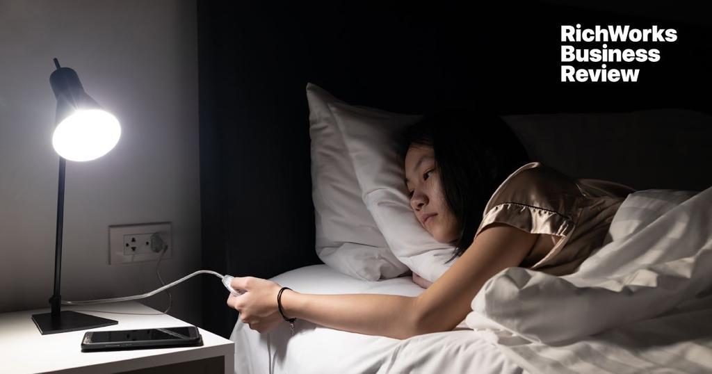 Beri Risiko Pada Kesihatan, Jangan Lupa Matikan Lampu Sebelum Tidur!